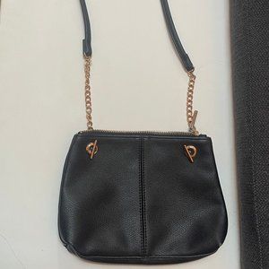 Black clutch golf chain